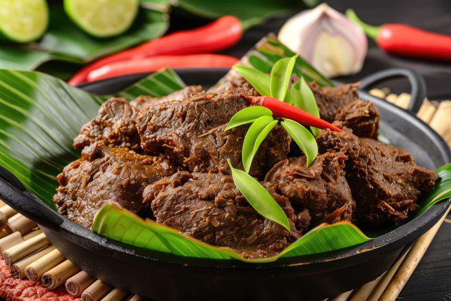9 Makanan Nusantara Berbahan Daging Sapi Tersedia Versi Instan