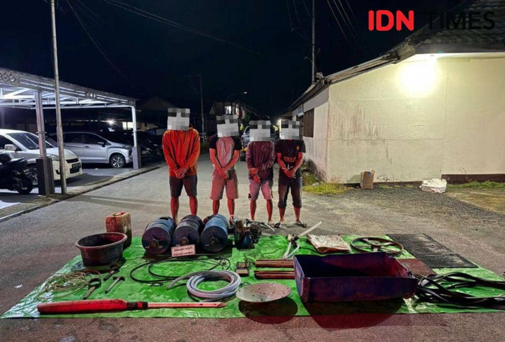Polres Sambas Tangkap 13 Penambang Emas Ilegal, Kerugian Capai Rp3,2 M