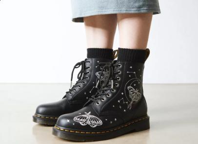 9 Rekomendasi Sepatu Boots Cewek, Ada Brand Lokal!
