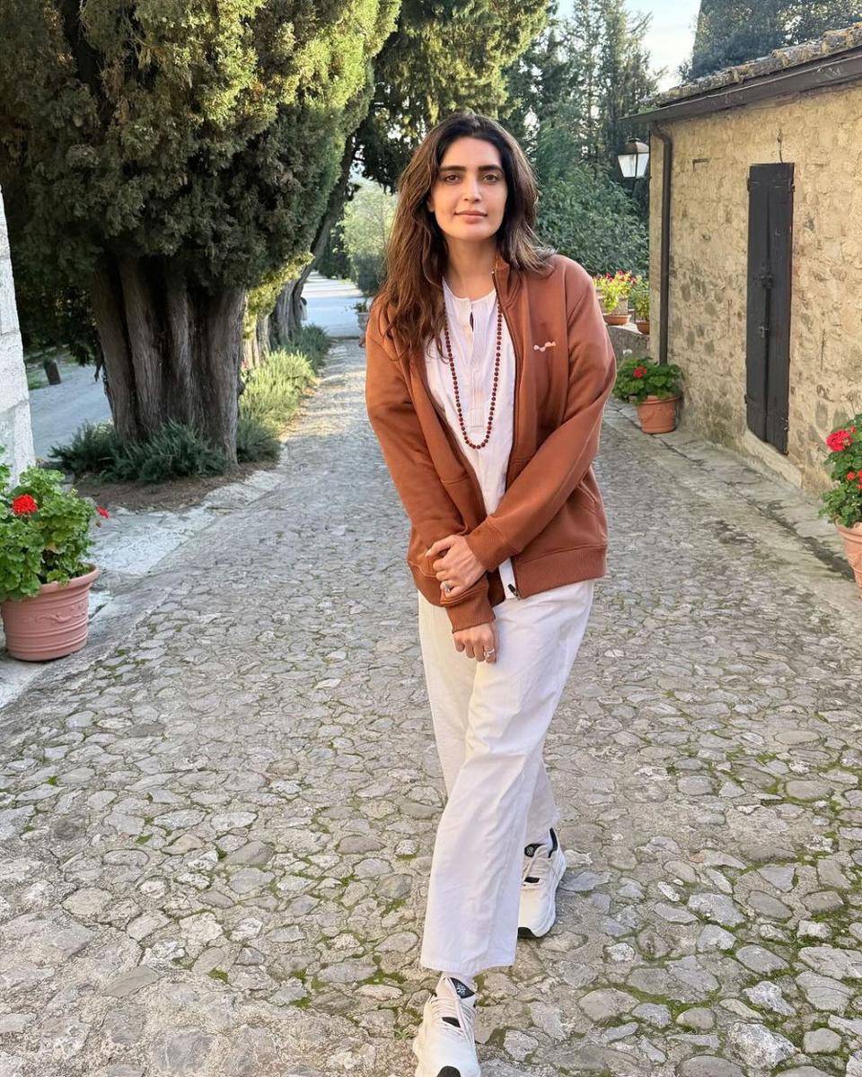 Karishma Tanna (instagram.com/karishmaktanna)