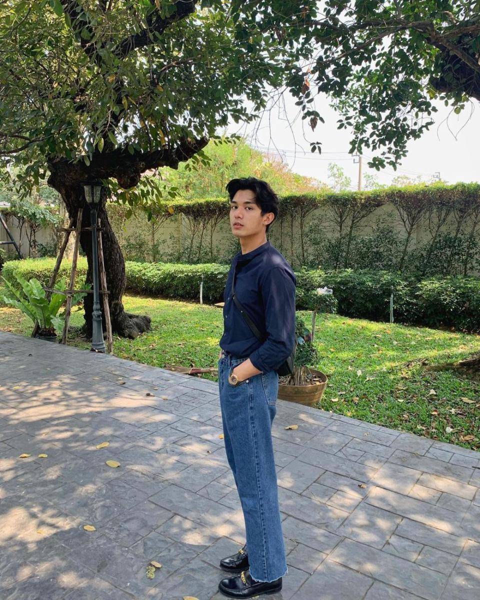 outfit blue jeans ala Net Siraphop (instagram.com/net_siraphop)