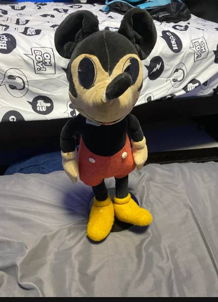mainan Mickey Mouse seram (reddit.com/deleted)