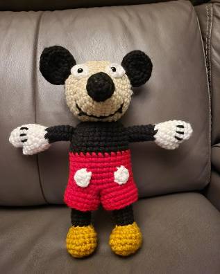 mainan Mickey Mouse seram (reddit.com/scaredfetusenergy)