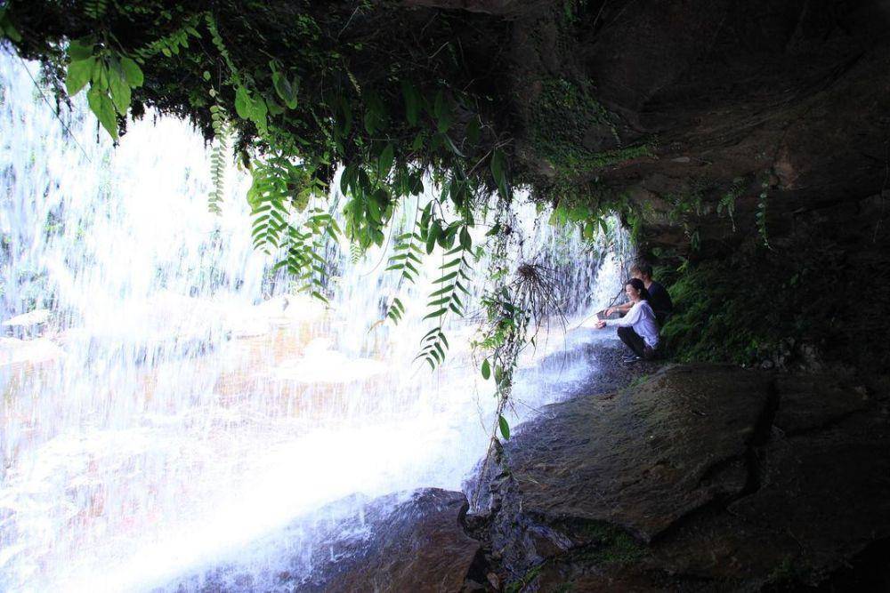 Potret air terjun Sangara (instagram.com/hirata_tourism_ishigaki)