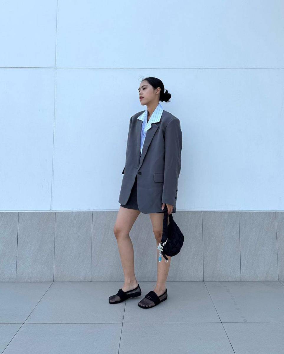 Ide chic style Elia Ariyani (instagram.com/eliasariyani)