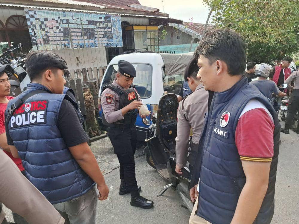 Kepolisian melakukan operasi narkoba di kawasan Gunung Bugis pada Senin (11/11/2024). (Dok. Polda Kaltim)