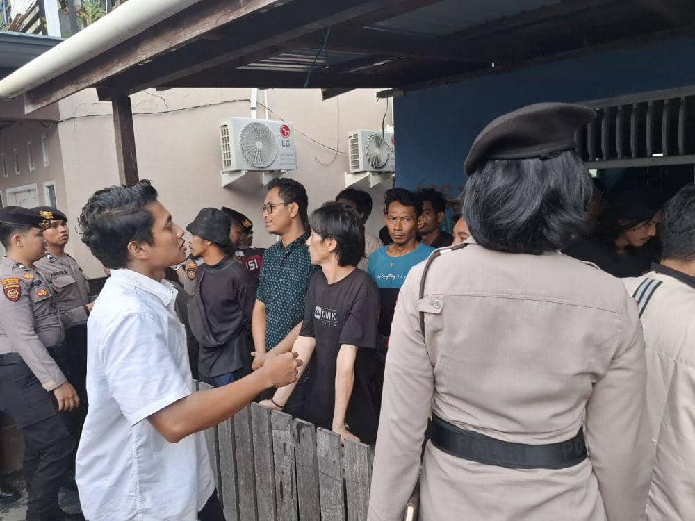 Razia narkoba di Gunung Bugis oleh Ditresnarkoba Polda Kaltim dan Polresta Balikpapan, Senin (11/11/2024). (Dok. Polda Kaltim)