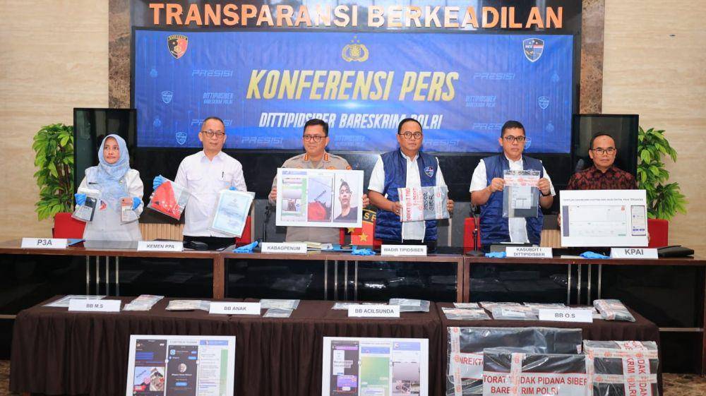 Rilis kasus pornografi anak yang diungkap oleh Dittpidsiber Bareskrim Polri (dok. Humas Polri)