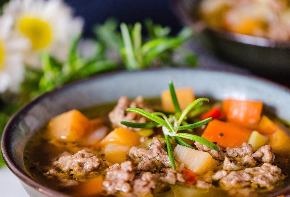 Resep Sup Daging Sayuran yang Empuk dan Hangat untuk Cuaca Dingin