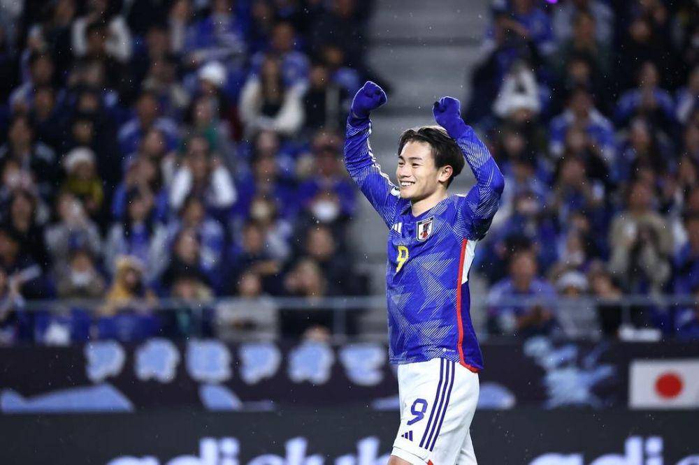 Ayase Ueda saat membela Timnas Jepang. (instagram.com/bee18_official)