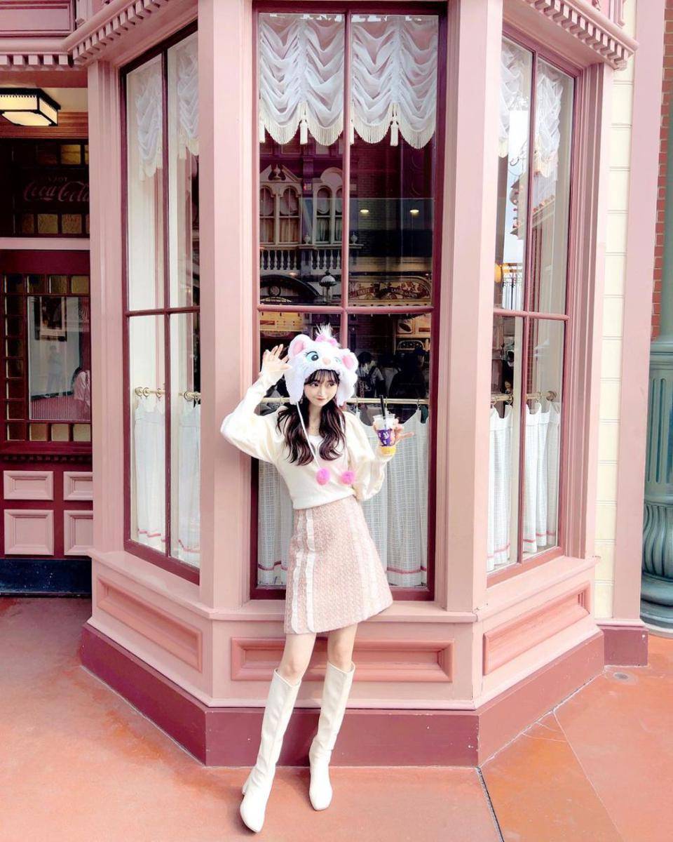 Nakai Rika (instagram.com/rika___n24x)