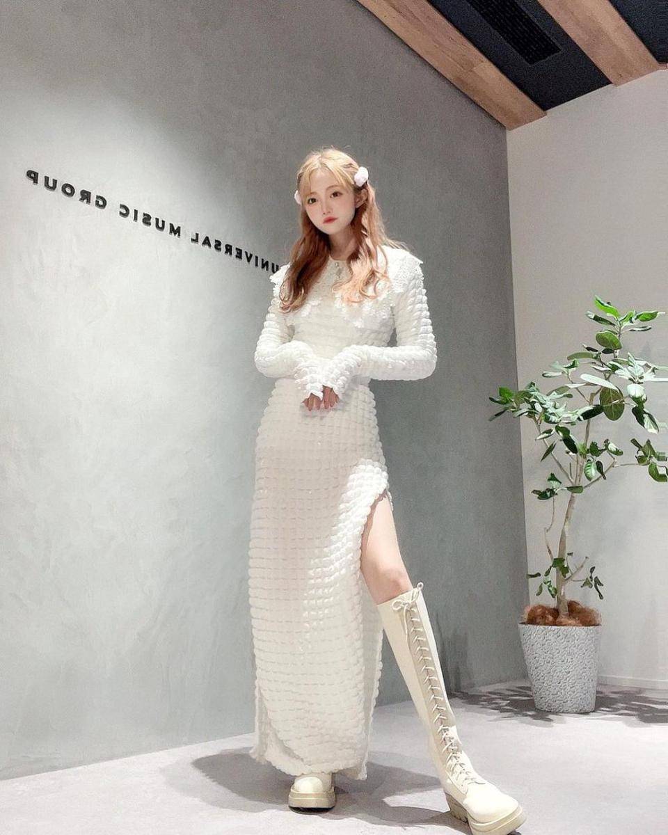Nakai Rika (instagram.com/rika___n24x)