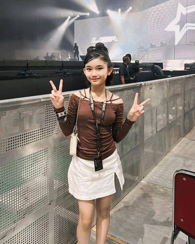 Ragam Outfit Saat Fan Meetup Lisa BLACKPINK (instagram.com/ayutingting92)