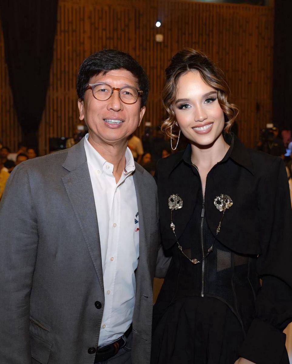 potret Cinta Laura raih penghargaan di YPP award (instagram.com/claurakiehl)