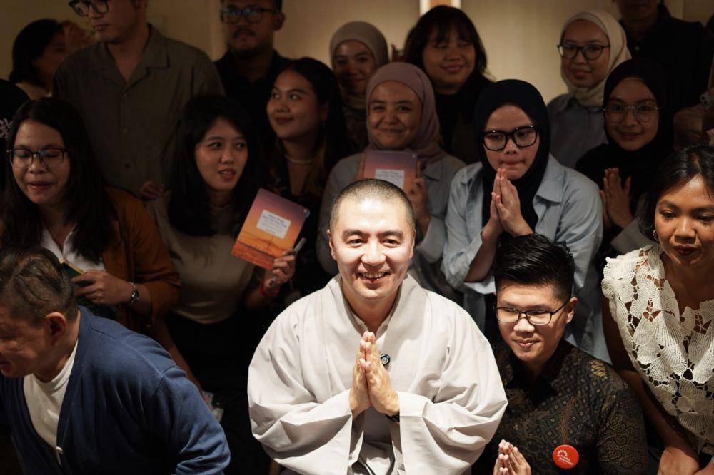 Haemin Sunim dalam media gathering pada Kamis (14/11/24), di Grand Indonesia, Jakarta Pusat. (dok.Gramedia)
