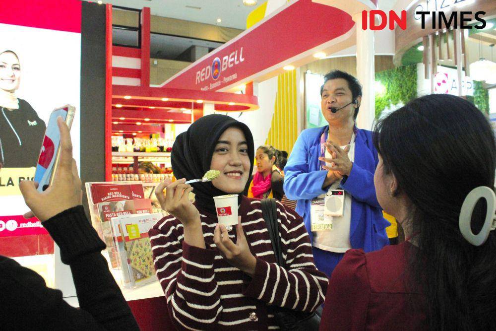 Games Mix & Match Color Memory di booth Red Bell pada event SIAL InterFOOD 2024 (IDN Times/Asri Muspita sari)
