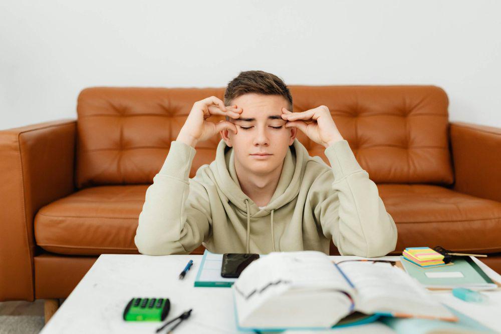 5 Tips Bertahan Hidup saat Penghasilanmu di Bawah UMR