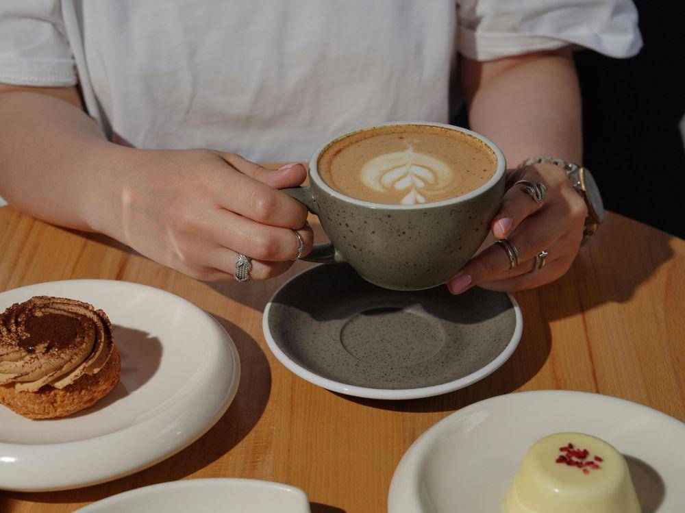 5 Contoh Latte Effect di Kehidupan Anak Muda, Bukan Cuma soal Kopi!