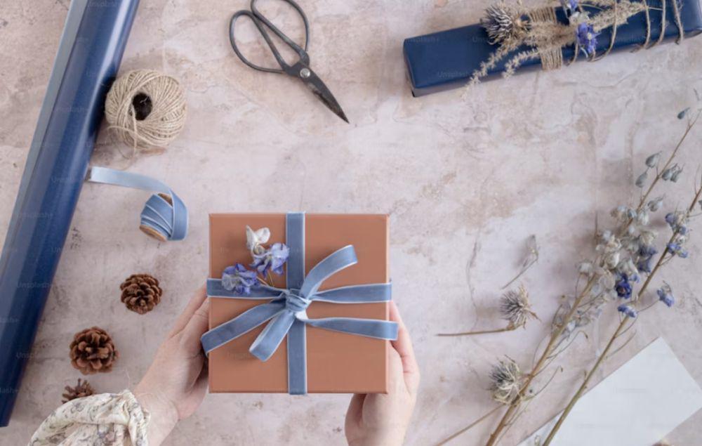 20 Ide Hadiah untuk Hari Guru yang Bermanfaat, Murmer!