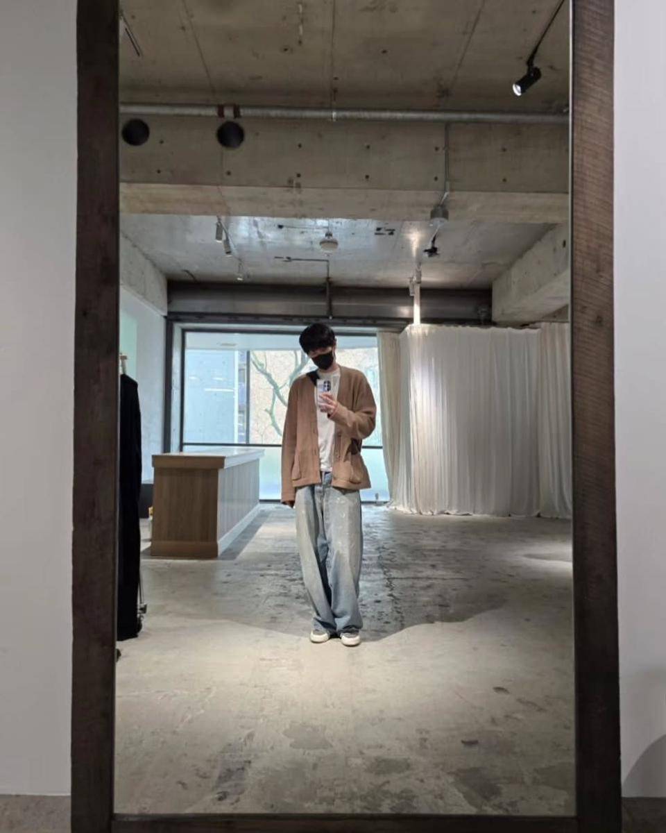 outfit kece ala Chanyeol EXO (instagram.com/real__pcy)