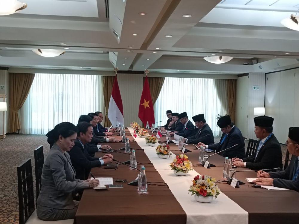 Presiden RI Prabowo Subianto bertemu Presiden Vietnam Luong Cuong di Lima, Peru. (dok. Istimewa)