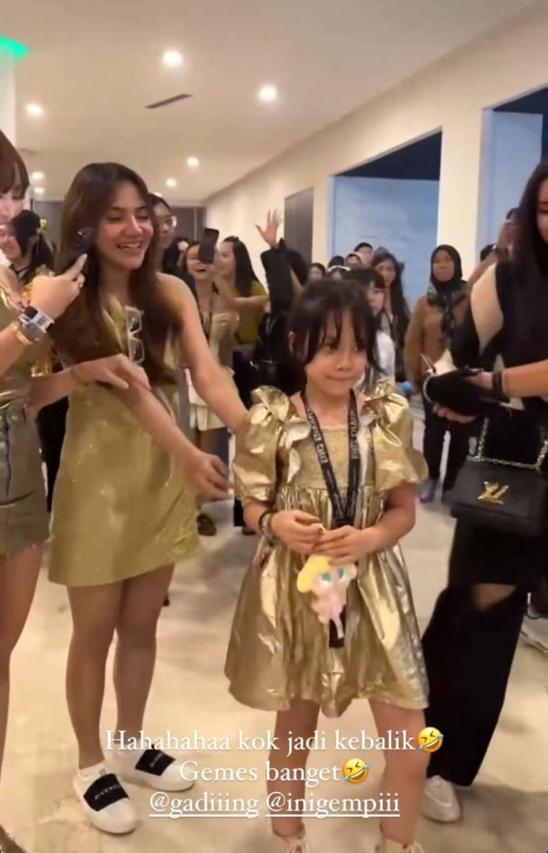 Ragam Outfit Saat Fan Meetup Lisa BLACKPINK (instagram.com/gisel_la)
