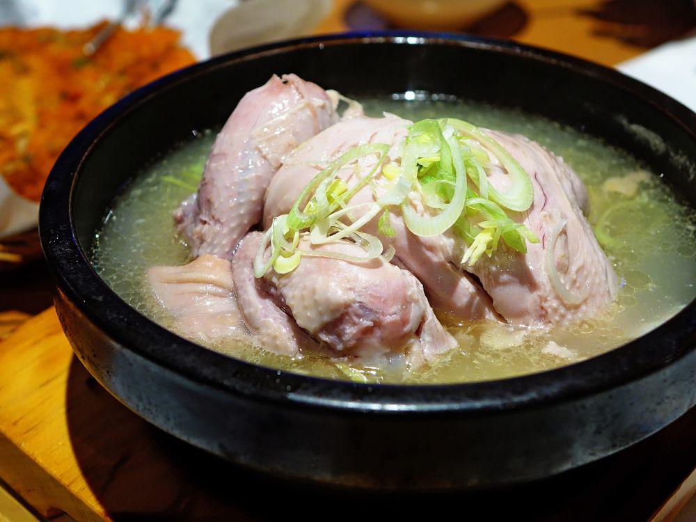 Resep Sup Ayam Kuah Bening yang Kaldunya Medok dan Gak Bau Amis