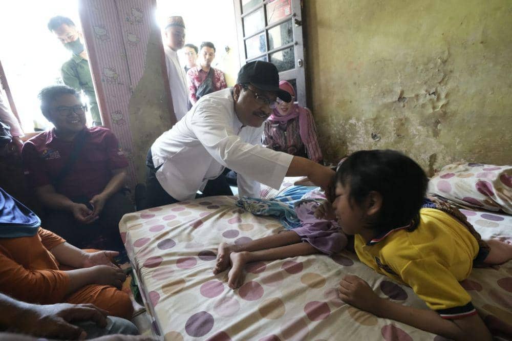 Mensos Gus Ipul Temukan Keluarga Difabel di Surabaya Tak Dapat PKH