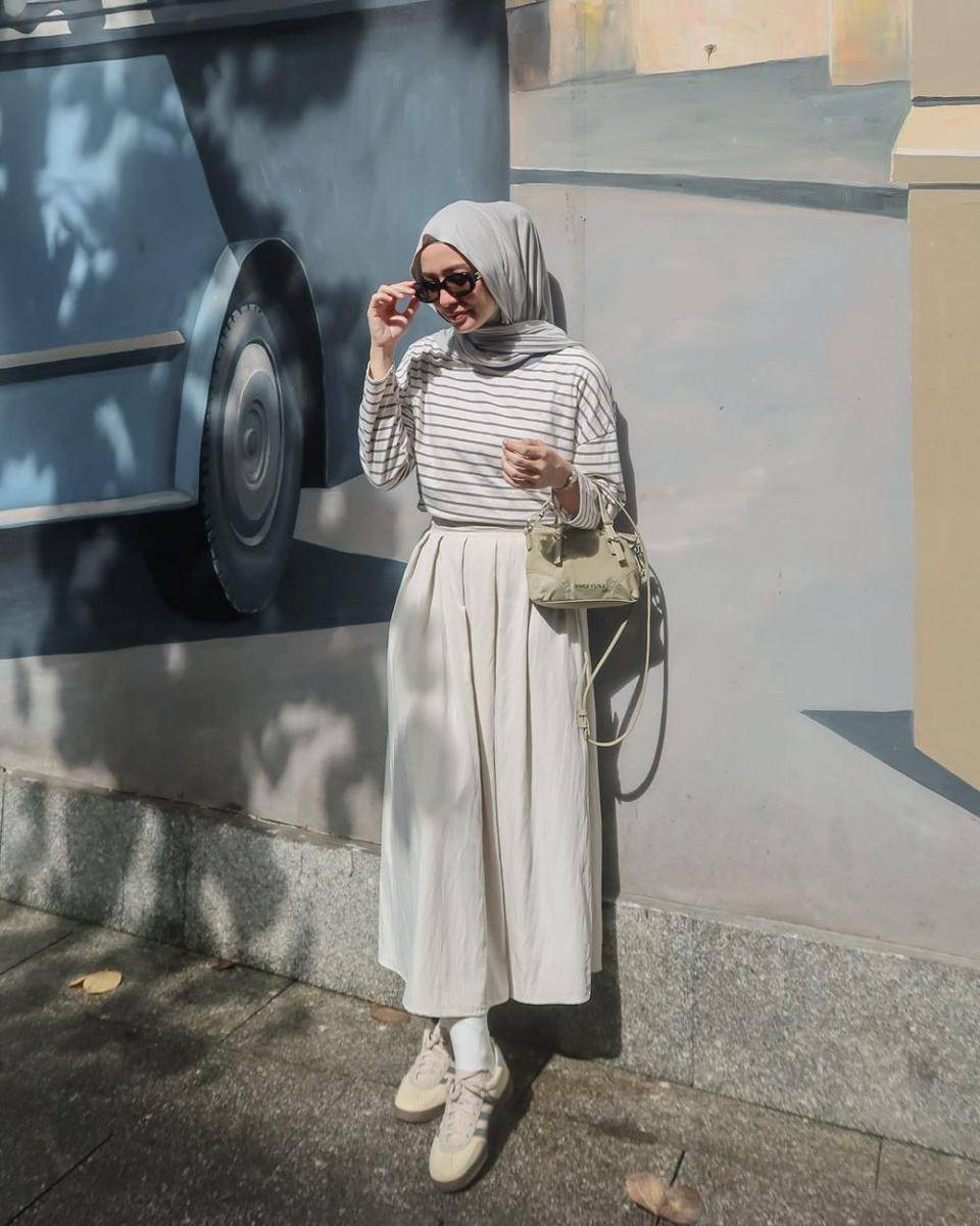 mix and match stripes outfit ala Mega Iskanti (instagram.com/megaiskanti)