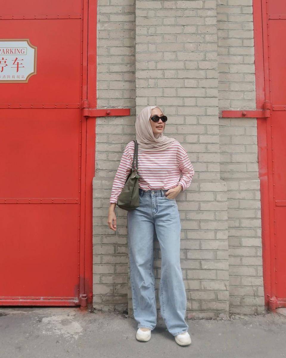 mix and match stripes outfit ala Mega Iskanti (instagram.com/megaiskanti)