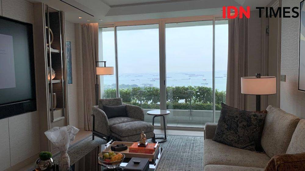 Potret ruang tamu di Paiza Bay Suite di Marina Bay Sands, Singapura (IDN Times/Fasrinisyah Suryaningtyas)