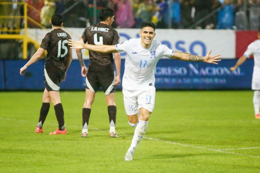 Meksiko Dikalahkan Honduras, Pelatihnya Jadi Korban Pelemparan