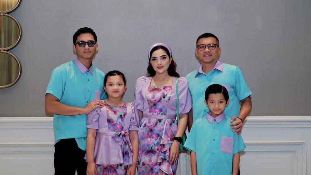 potret keluarga di ultah Azura (instagram.com/ashanty_ash)