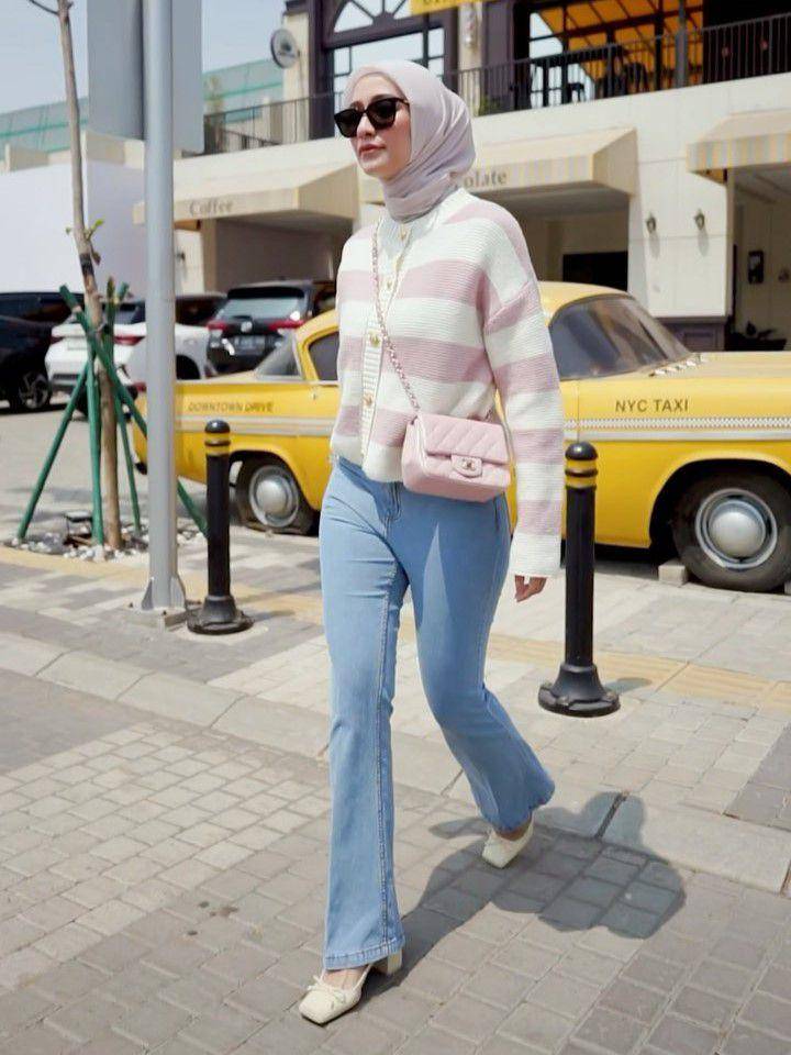 mix and match stripes outfit ala Mega Iskanti (instagram.com/megaiskanti)