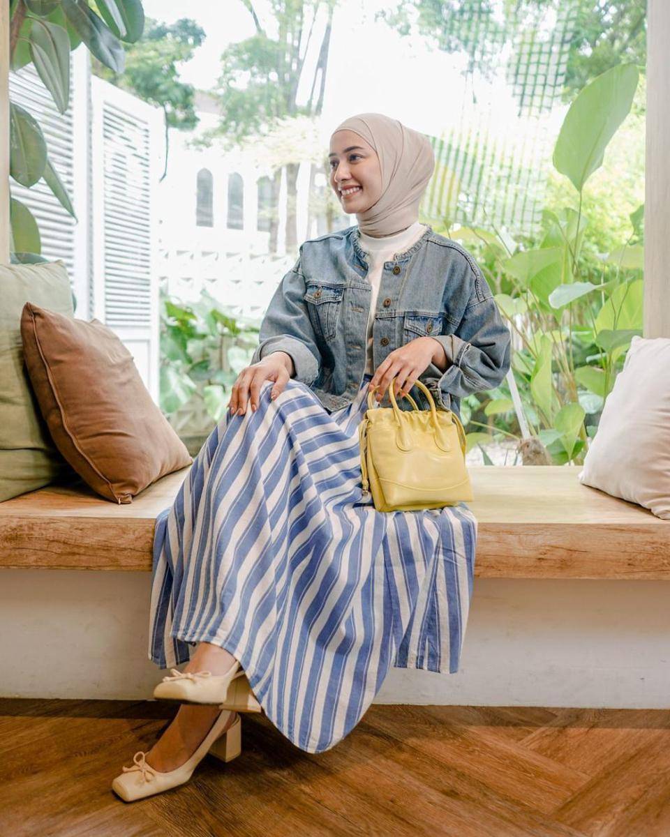 mix and match stripes outfit ala Mega Iskanti (instagram.com/megaiskanti)