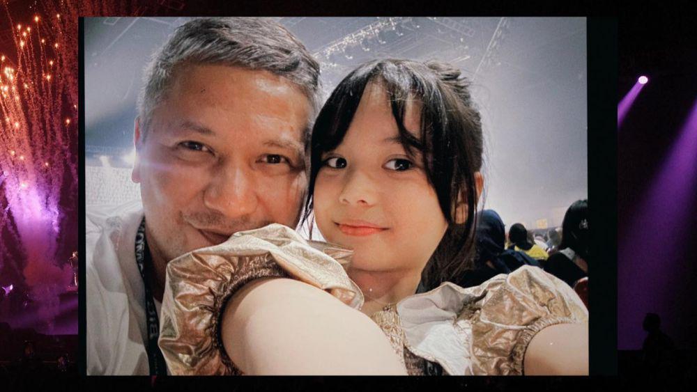 10 Momen Gading Temani Gempi di Fan Meeting Lisa, Sambil Nonton Bola