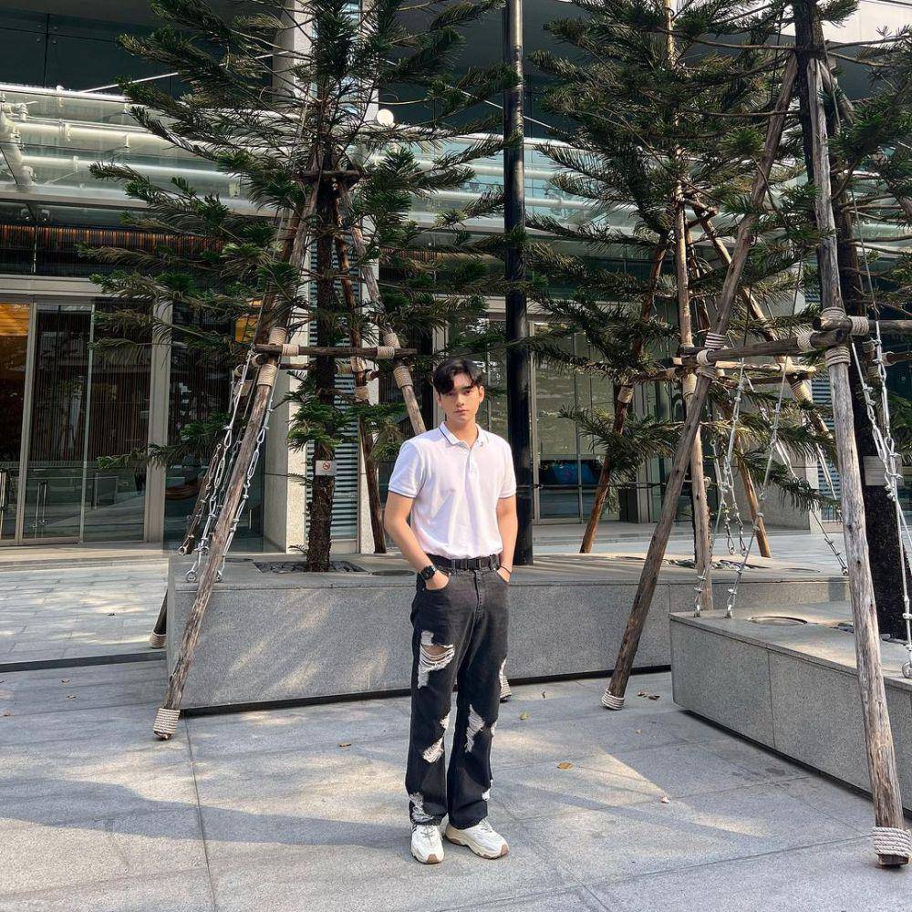 outfit polo shirt ala Kaownah Kittipat (instagram.com/Kaownah)