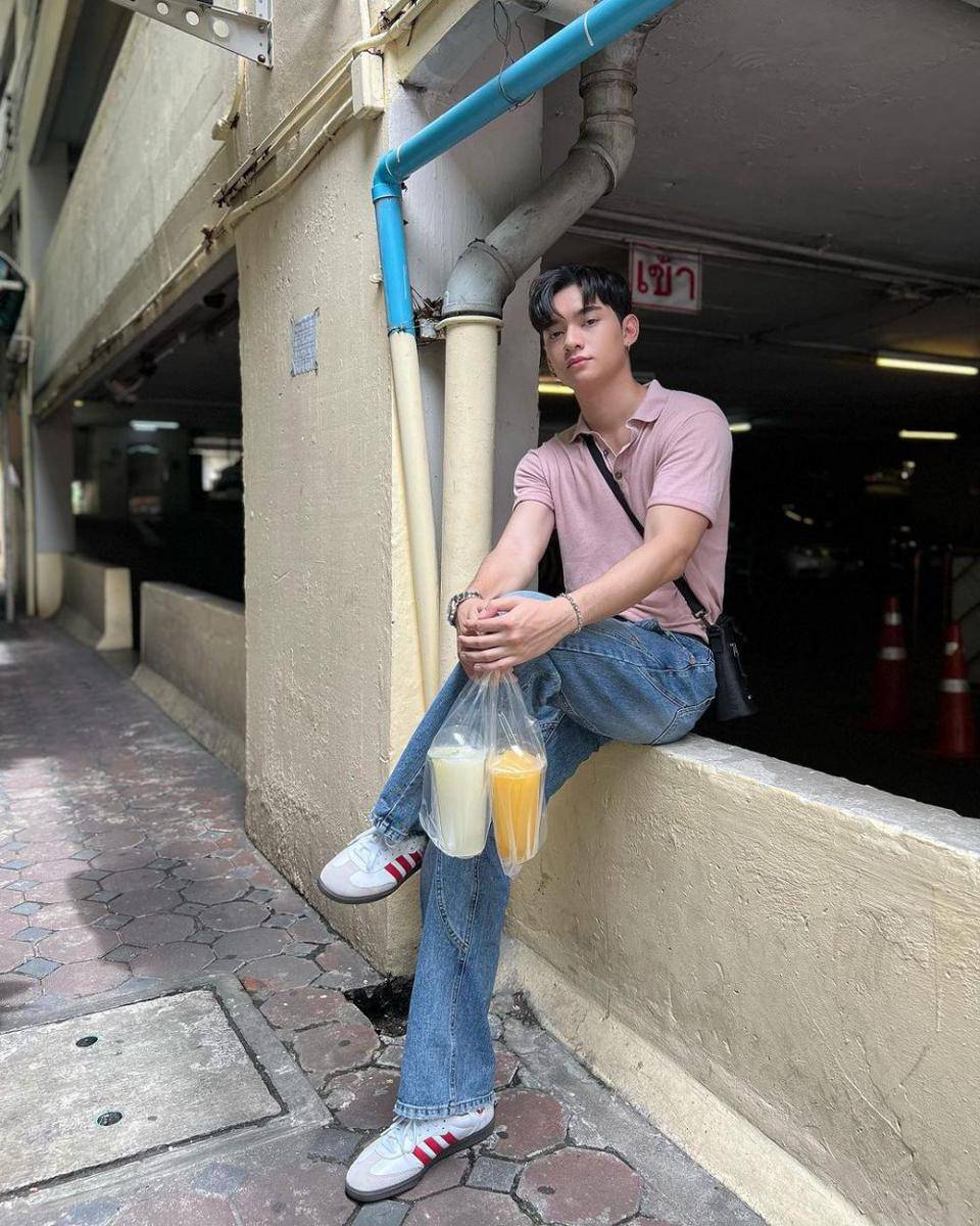 outfit polo shirt ala Kaownah Kittipat (instagram.com/Kaownah)