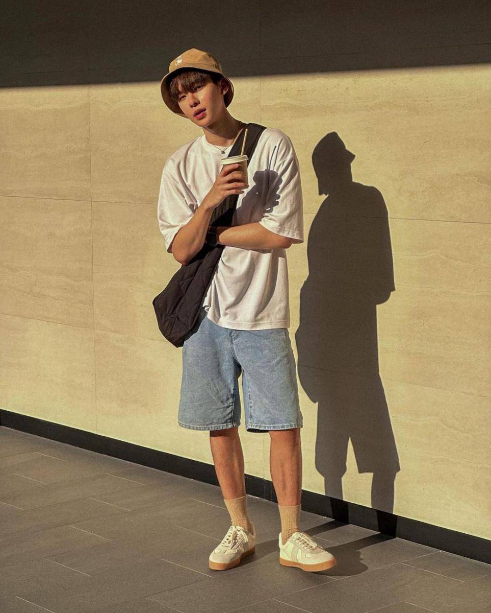 OOTD kasual ala Ohm Thanakrit (instagram.com/ohmkrit)