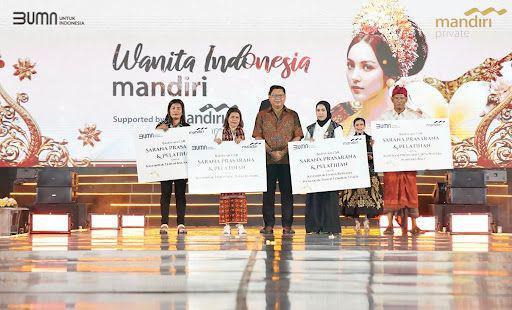 Dukung Pengembangan Industri Fesyen Lokal, Mandiri Berdayakan Penenun