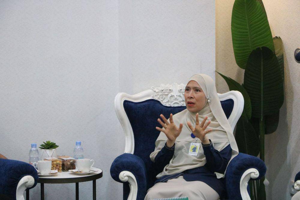 Kepala Kanwil DJP Jawa Tengah I, Nurbaeti Munawaroh saat mengunjungi kampus Universitas Diponegoro (Undip) Semarang, Rabu (13/11/2024). (Dok. Kanwil DJP Jawa Tengah I)