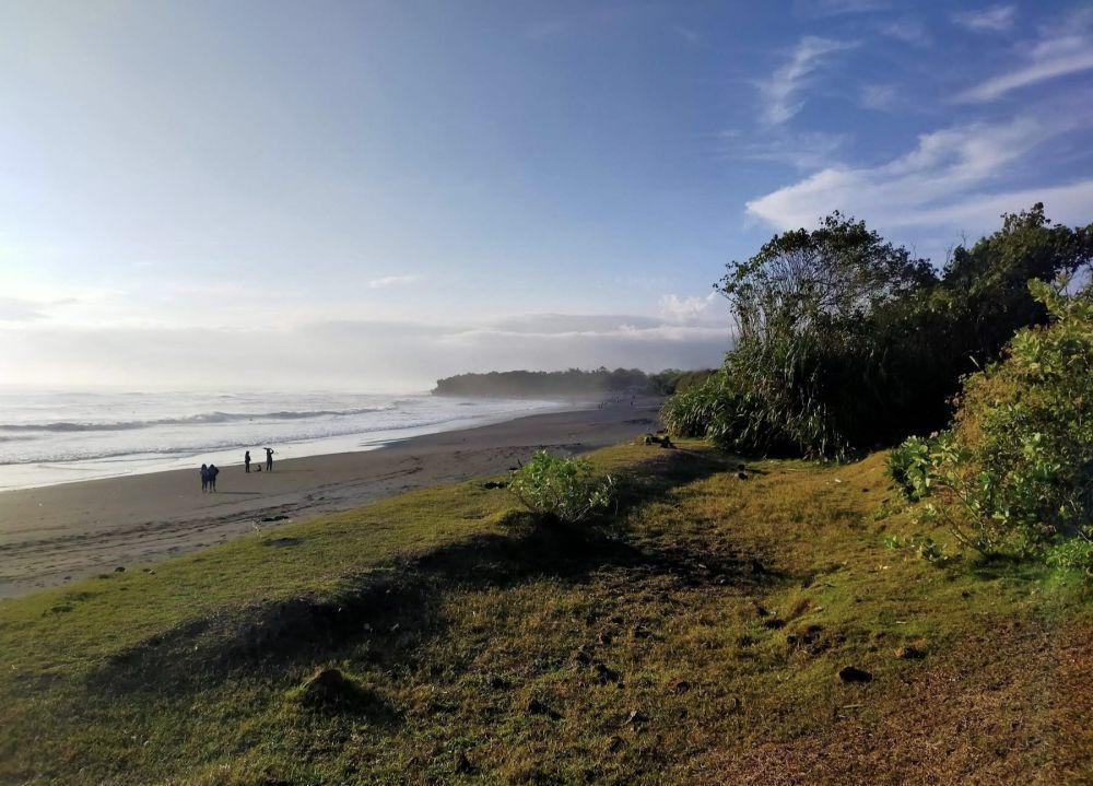 Informasi Wisata Pantai Nyanyi Bali: Lokasi, HTM, dan Daya Tarik