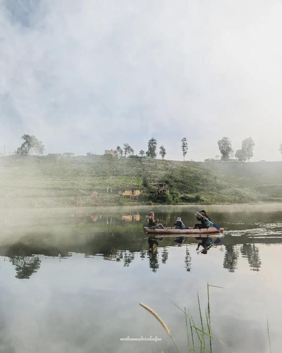 Situ Datar Camp Pangalengan, Syahdunya Camping di Tepi Danau