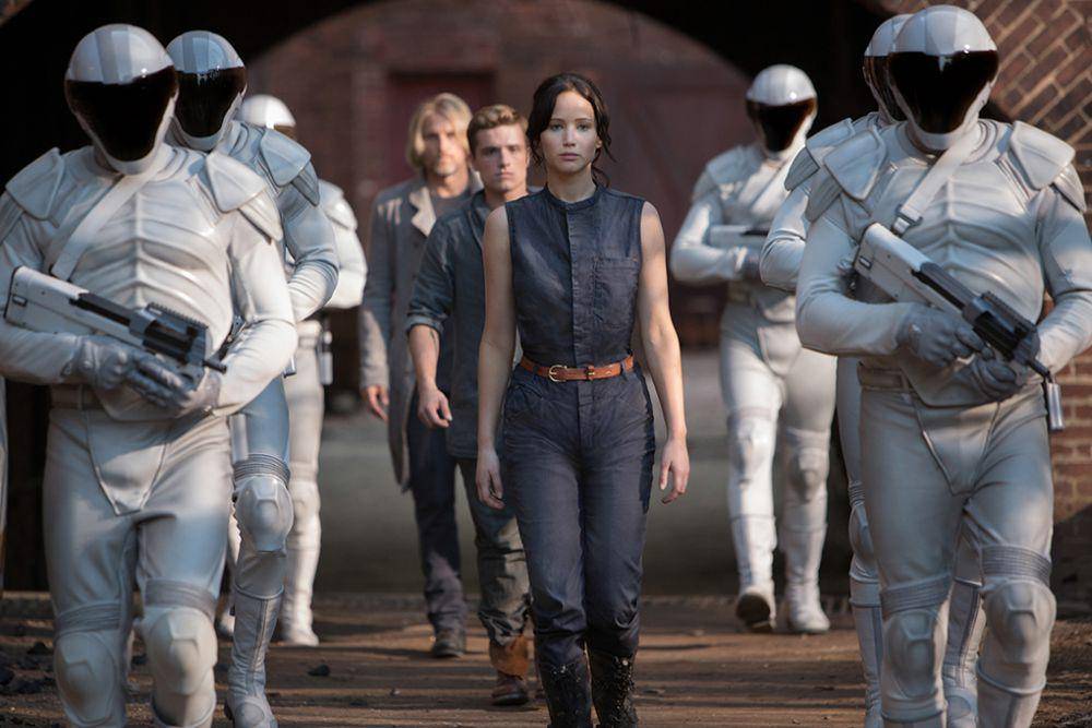 cuplikan adegan Katniss Everdeen dan Peeta Mellark (dok. Color Force/The Hunger Games: Catching Fire)