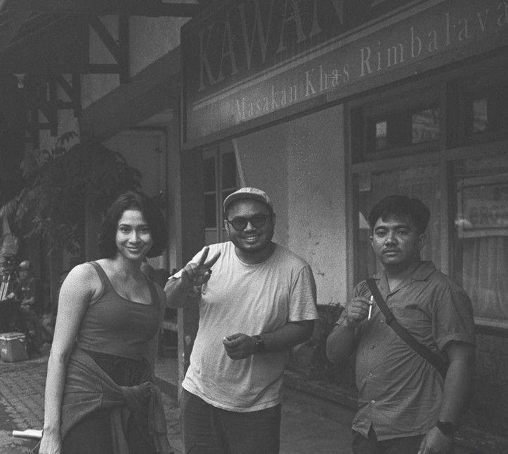 pemain series Zona Merah di balik layar (instagram.com/andrimashadi)
