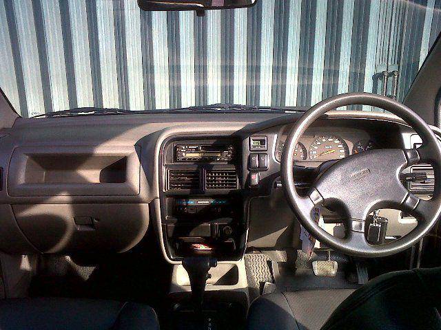 Dasboard Isuzu Panther (mobilbekas.com)