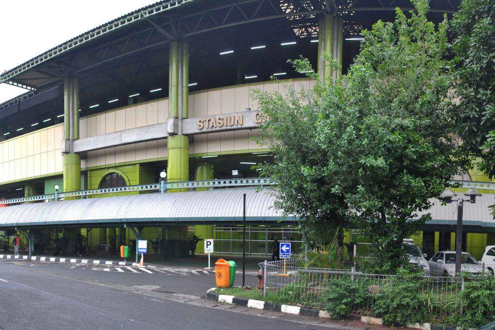 Potret Stasiun Gambir (commons.wikimedia.org/musnahterinjak)