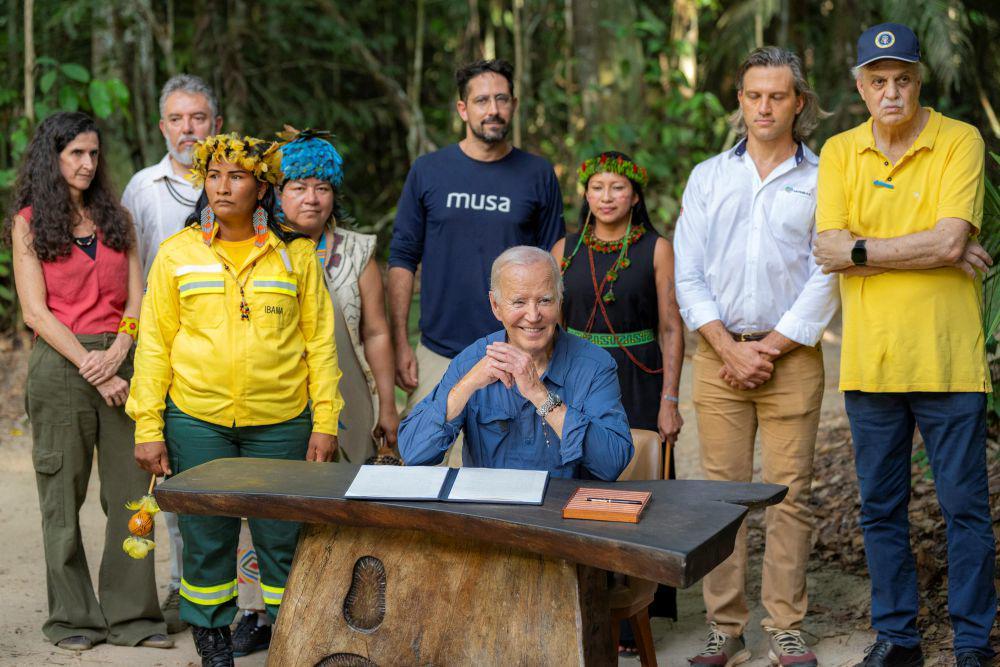 Joe Biden Jadi Presiden AS Pertama yang Kunjungi Hutan Amazon