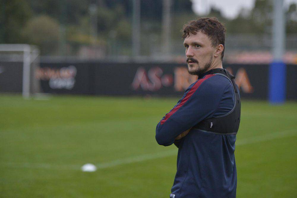 Mario Rui membela AS Roma pada 2016–2018. (x.com/OfficialASRoma)