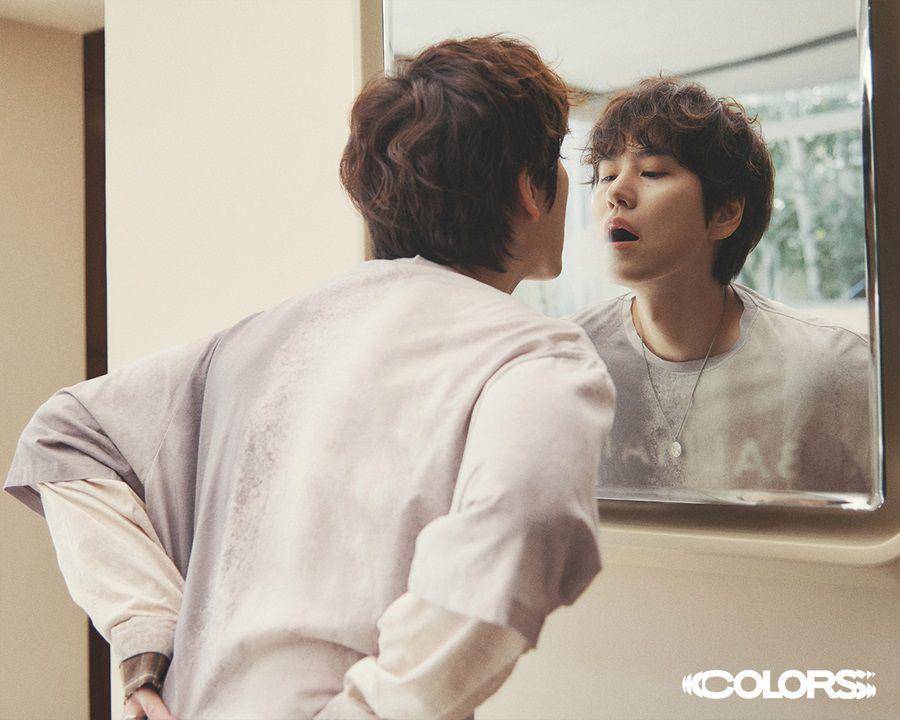 potret Kyuhyun Super Junior untuk full album pertama berjudul COLORS (x.com/GaemGyu)